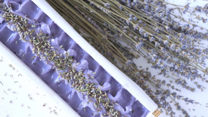 Lavantalı Sabun Yapım Malzemeleri – Doğal ve Rahatlatıcı Sabun Kiti
