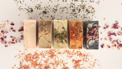 El yapımı sabun tasarımları ve sabun yapımı kursu için hazırlanan örnek sabunlar